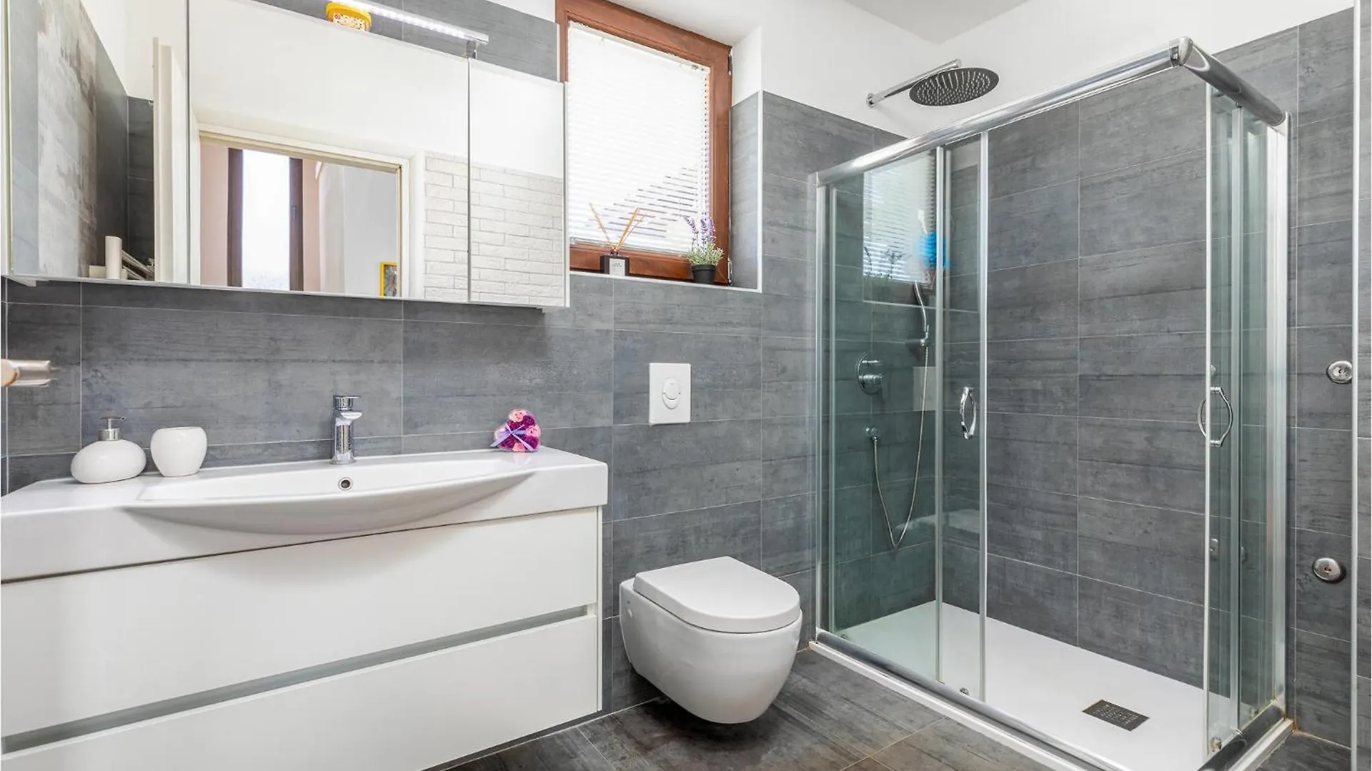 Lovely Home In Jadreski With Wifi